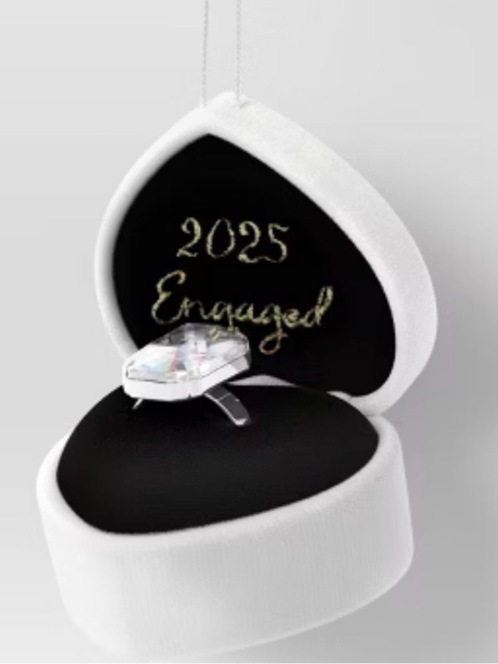 Wondershop White Heart Ring Box with Clear Gem Ornament